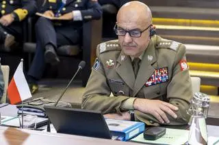 Generał Rajmund Andrzejczak w kwaterze głównej NATO w Brukseli