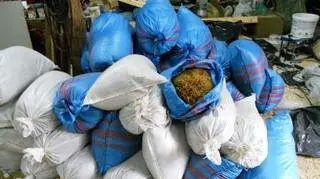 Przejęto 49 worków z tytoniem