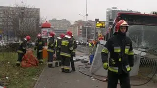 Kierowca wjechał w przystanek, bo zasłabł