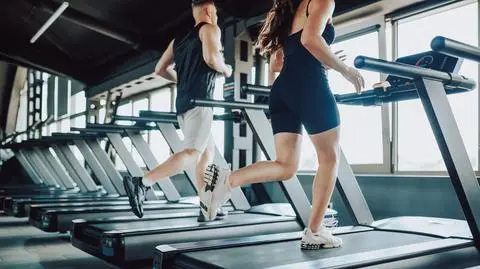 Ćwiczenia fizyczne na siłowni, aktywność, sport