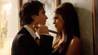 Ian Somerhalder w serialu "Pamiętniki wampirów" z Niną Dobrev