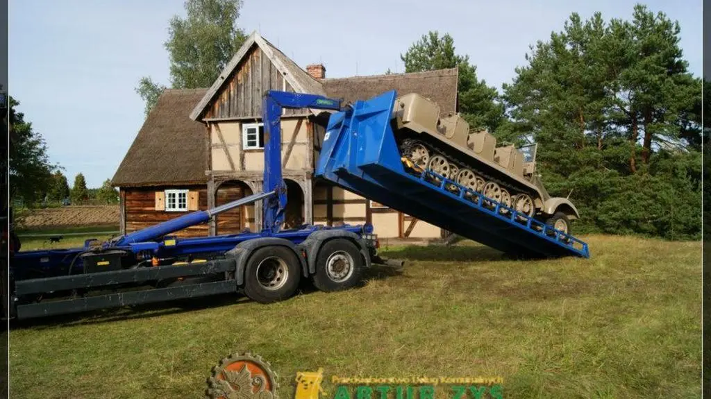 Ściąganie ciągnika z transportera