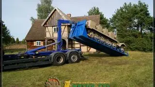 Ściąganie ciągnika z transportera