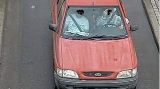 Gest w stronę urządzenia w wykonaniu mieszkańca Czerska