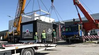 Przewieźli 25-tonowy moduł pod szpital