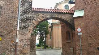 Brama Kluskowa przy katedrze