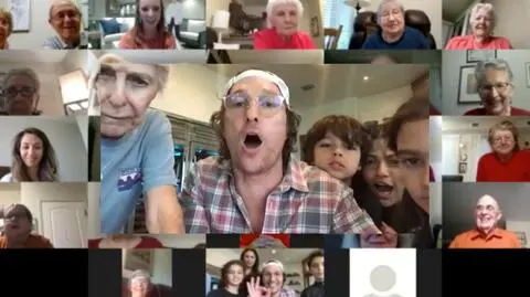 Matthew McConaughey zagrał w bingo z podopiecznymi domu spokojnej starości