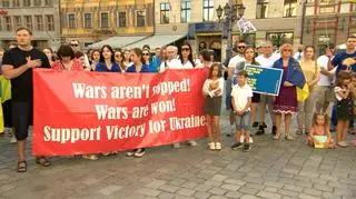 Na rynku we Wrocławiu zebrało się wiele osób