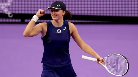 Iga Świątek in WTA Finals semis after beating Caroline Garcia