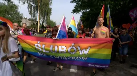 "Razem jesteśmy silniejsi". Ulicami Kalisza w marszu równości szli mieszkańcy Warszawy, Szczecina, Łodzi