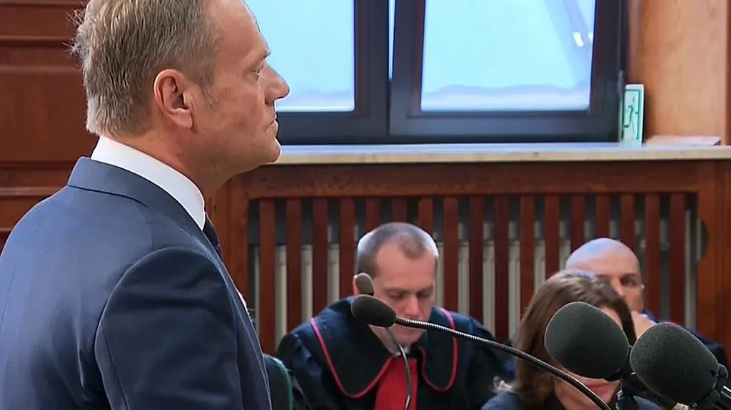 Były premier: trzymałem się tego aby natychmiast po katastrofie ruszyły prace komisji i żeby na jej prace wpływu nie mieli politycy