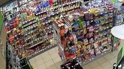 Groził ekspedientce przedmiotem przypominającym groń