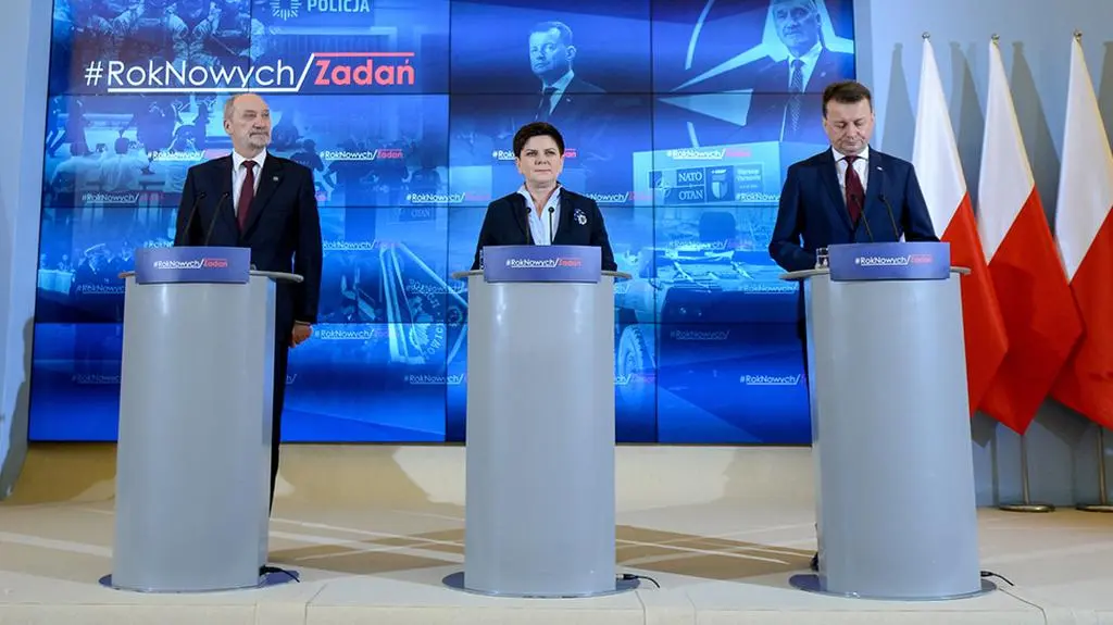 Macierewicz: w tym roku do polskiej armii trafi 16 śmigłowców