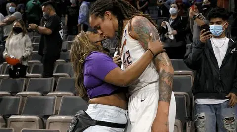 Żona Brittney Griner o pierwszych dniach koszykarki po powrocie do domu. "Rozpoczynamy drogę ku uleczeniu"
