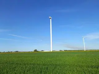 Śmigło od turbiny wiatrowej runęło na ziemię