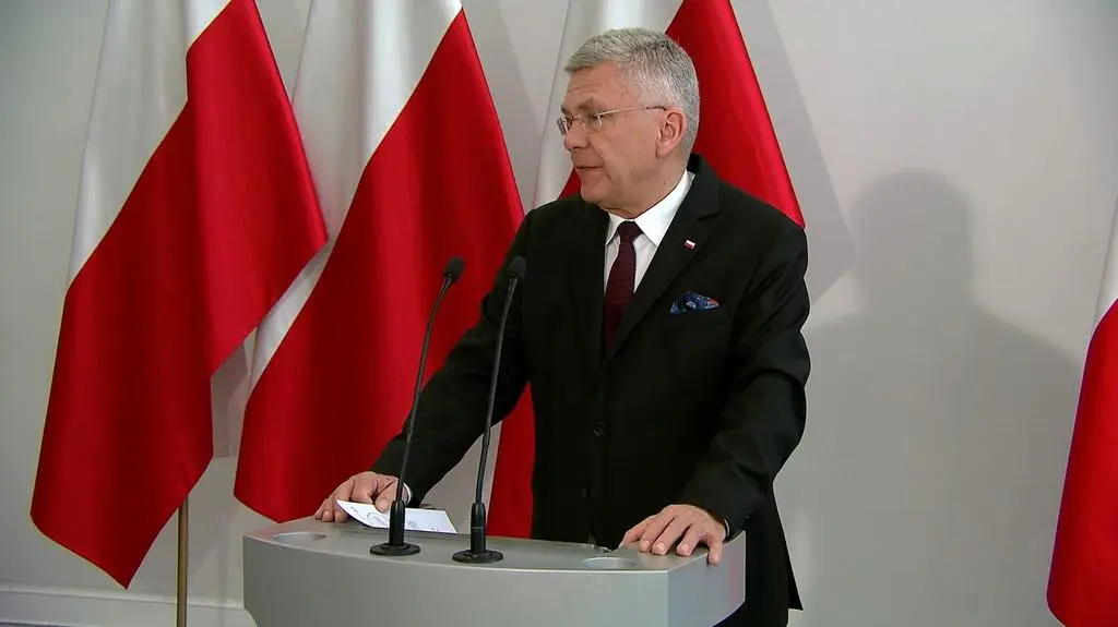 Karczewski: proszę sobie przypomnieć ile razy latała pani premier Ewa Kopacz