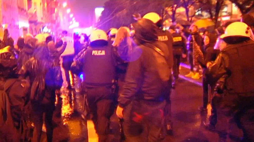 Niespokojna noc w Poznaniu. Zatrzymania po Czarnym Proteście