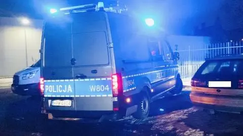 Funkcjonariusze zatrzymali kierowcę, bo miał niesprawne światło