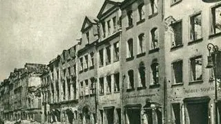 Zniszczone kamienice na Starym Rynku