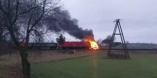 Ciężarówka zderzyła się z pociągiem towarowym