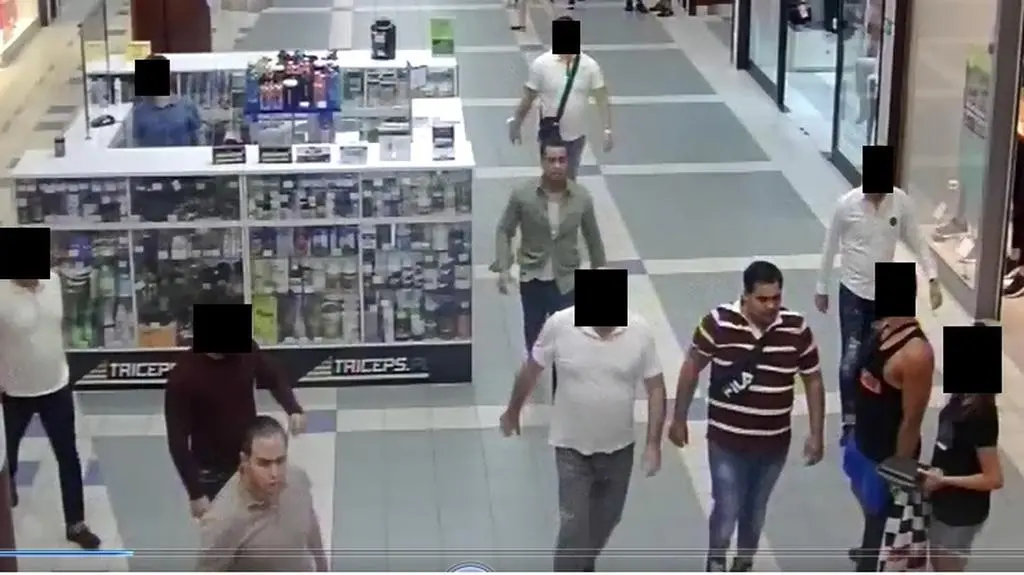 Policja szuka mężczyzn z nagrania