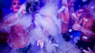 Zdjęcie z fotoreportażu Renaty Dąbrowskiej "Wiejskie dyskoteki", Grand Prix i nagroda w kategorii "Życie i świat wokół nas"