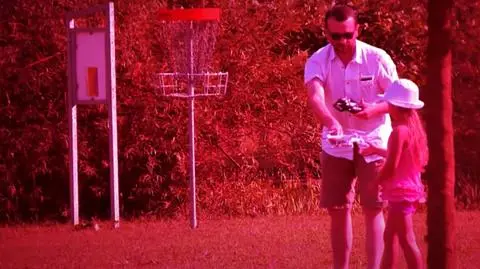 Nieznajomy do dziecka: chodź, pójdziemy kawałek dalej. Policja przypomina wstrząsający eksperyment 