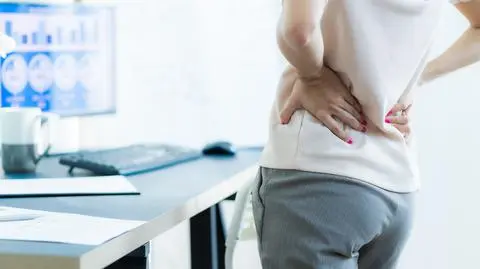 Na ból kręgosłupa skarży się coraz więcej Polaków. Problemy nasiliły się podczas pandemii