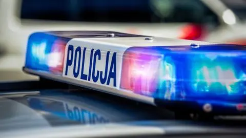 Odłożył dwie maczety, wyjął nóż i zaatakował policjanta
