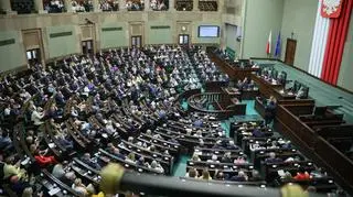 Ile pieniędzy dla posłów? Szykują się zmiany