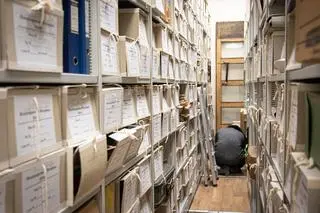 Stowarzyszenie posiada własne archiwum i bibliotekę, gromadzące dane i literaturę na tematy związane w represjami w czasach ZSRR