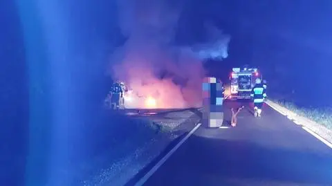 Zwęglone zwłoki w samochodzie w Gilowicach. Sprawę wyjaśnia policja