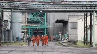 Ratownicy walczą z pożarem w czeskiej kopalni i stawiają tamy