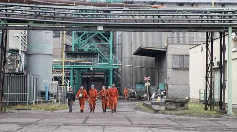 Ratownicy walczą z pożarem w czeskiej kopalni i stawiają tamy