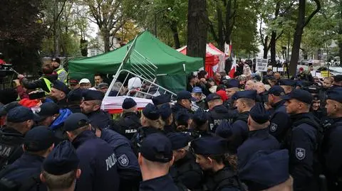 Protest przed siedzibą Trybunału Konstytucyjnego
