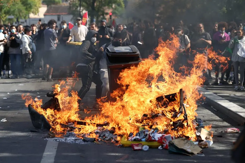 Protesty młodzieży we Francji