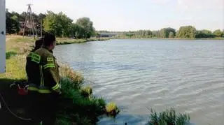 Przez 10 godzin strażacy z województwa łódzkiego szukali topielca w Strykowie
