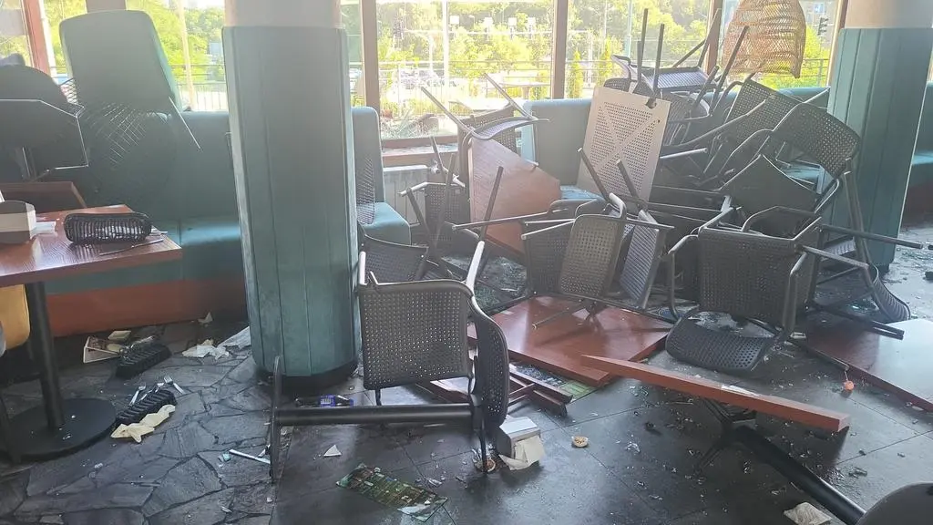 Pseudokibice zaatakowali Węgrów w pizzerii