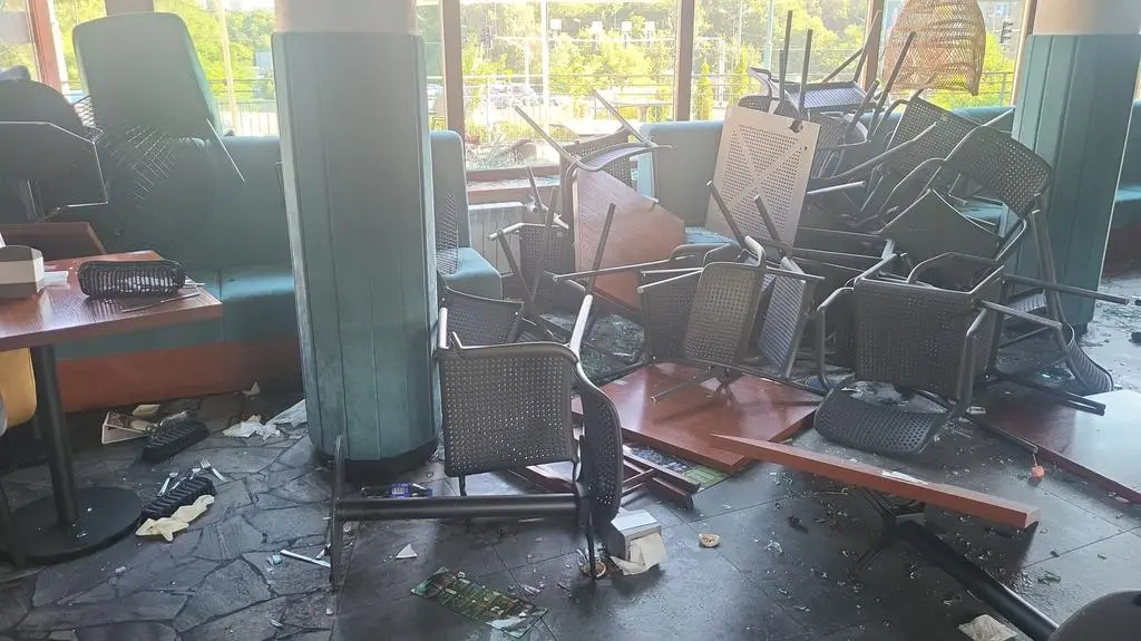 Pseudokibice zaatakowali Węgrów w pizzerii