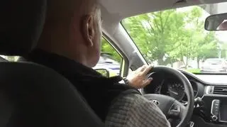 Kierowcy-seniorzy stwarzają niebezpieczeństwo na drogach? Z danych policji wynika co innego