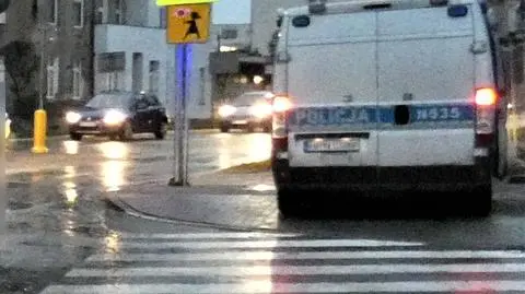 Auto potrąciło kobietę na pasach