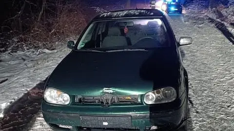 23-letni kierowca potrącił mężczyznę siedzącego na środku jezdni 