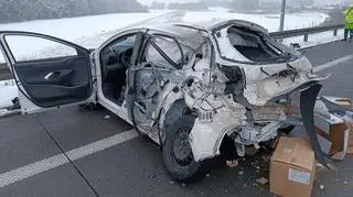 Zderzenie ciężarówki i osobówki na autostradzie A1