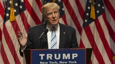 "Nie wystarczy tłumaczyć, że jest to spisek i nieprawda". W co wierzy aż 25 proc. Amerykanów?