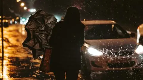 Nocą popada deszcz