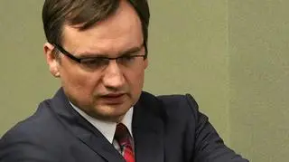 "Słowa budzą pewien niepokój. To chyba jest niezręczność ze strony ministra"