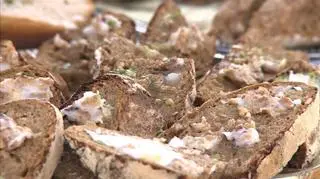 Chleb przygotowany na degustację podczas uroczystego uruchomienia piekaroka