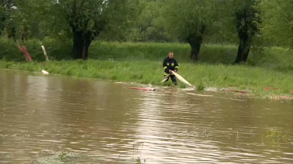 IMGW: ostrzeżenia hydrologiczne 3. stopnia. Podtopienia i ewakuacje