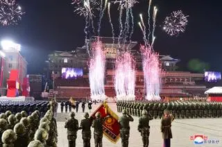 Parada wojskowa z okazji 75-lecia Koreańskiej Armii Ludowej 