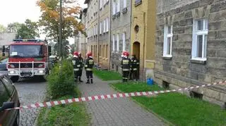 Na klatce schodowej są drobinki rtęci